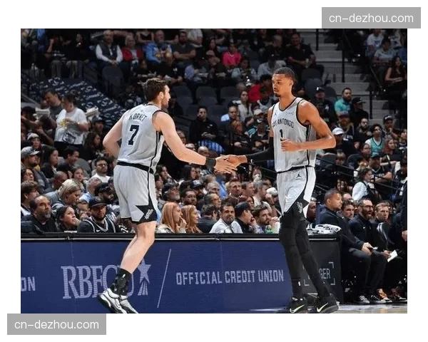 马刺年轻球员季后赛经验欠缺 高强度对抗适应能力待检验